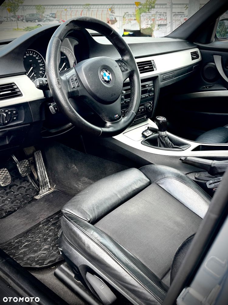 BMW Seria 3 318i - 24