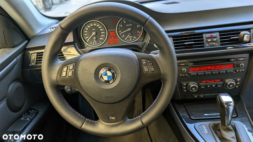 BMW Seria 3 320i - 23