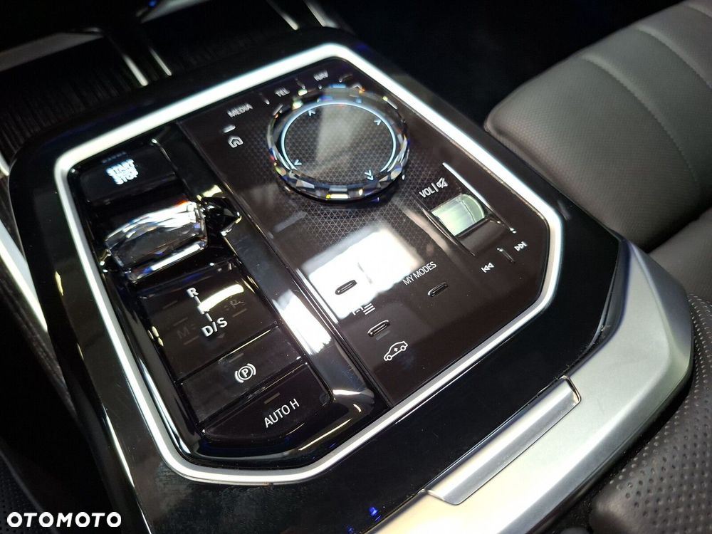 BMW Seria 7 - 16
