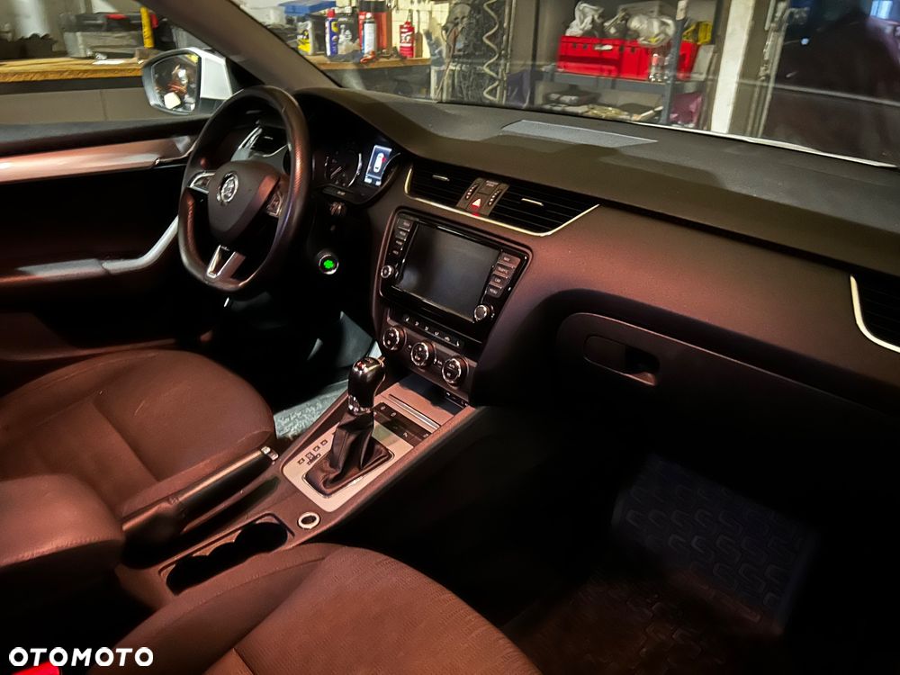 Skoda Octavia 2.0 TDI 4x4 Elegance DSG - 4