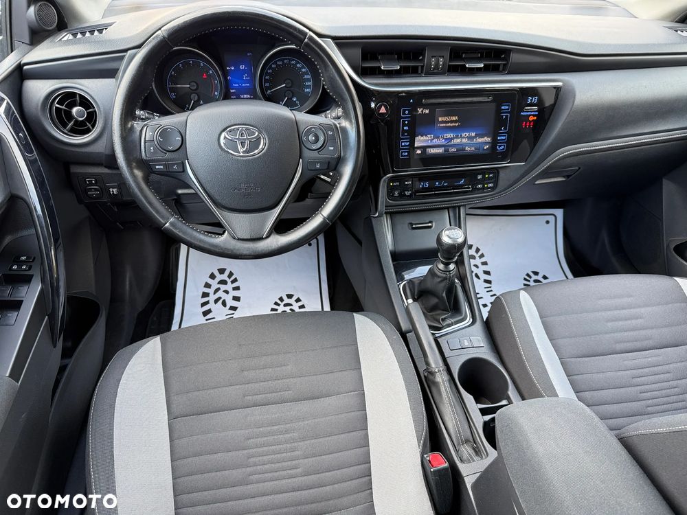 Toyota Auris 1.6 Premium - 4