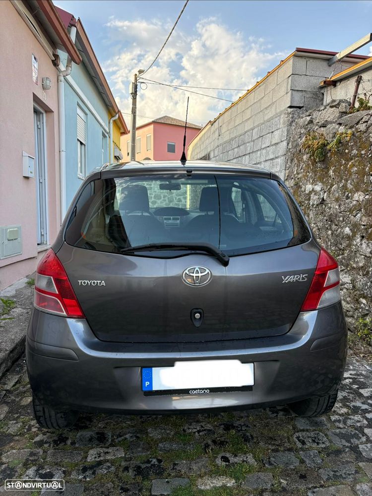 Toyota Yaris 1.0 VVT-i AC Manual - 2