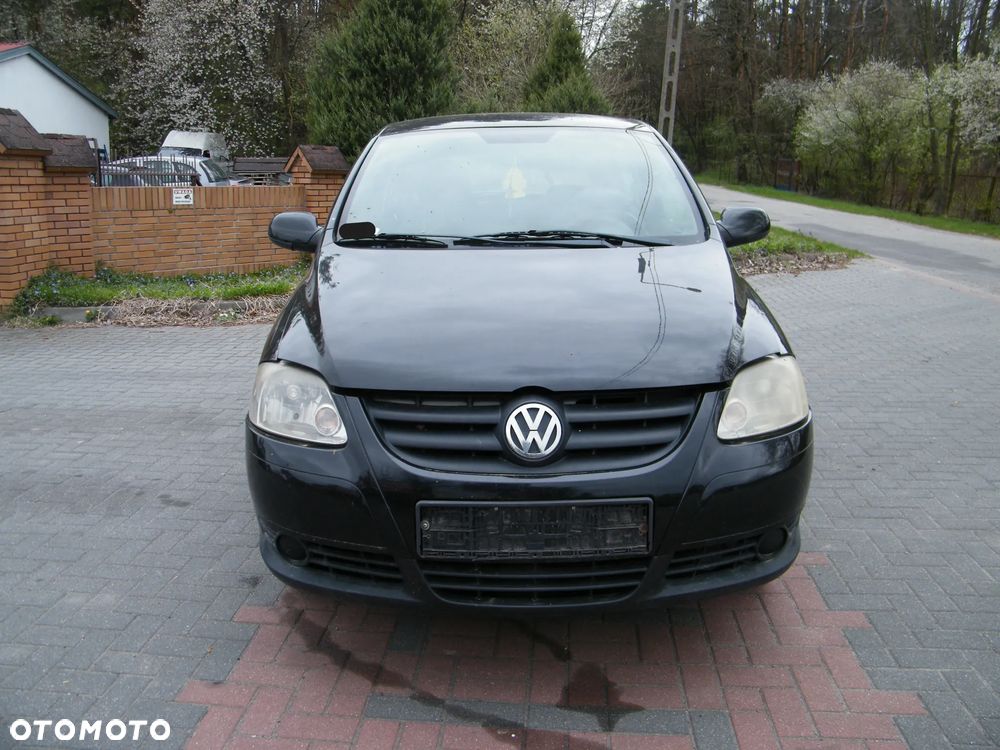 Volkswagen Fox (05-09r.) 1.2 B 54KM. Silnik BMD Skrzynia HUY lakier LC9Z. Cały na części. GWARANCJA !!!  Przód Tył Zestaw Komplet Drzwi Klapa Zderzak Błotnik Maska Grill Atrapa Szyba Pas Lampa Lusterko Boczki Fotel Kanapa Kokpit Deska Rozdzielcza Przełącznik Włącznik Sterownik Przewody Wiązka Instalacja Moduł Komputer Czujnik Listwa Pompa Alternator Wtryski Głowica Rozrusznik Kompresor Sprzęgło Dwumas Silnik Skrzynia ABS Klimatyzacji Paliwa Wspomagania Kolektor Turbina Przepustnica Zawór Chłodnica Koło Hak Belka Sanki Zawieszenie Mcpherson Półoś Amortyzator Wydech Tłumik Zacisk Most - 2