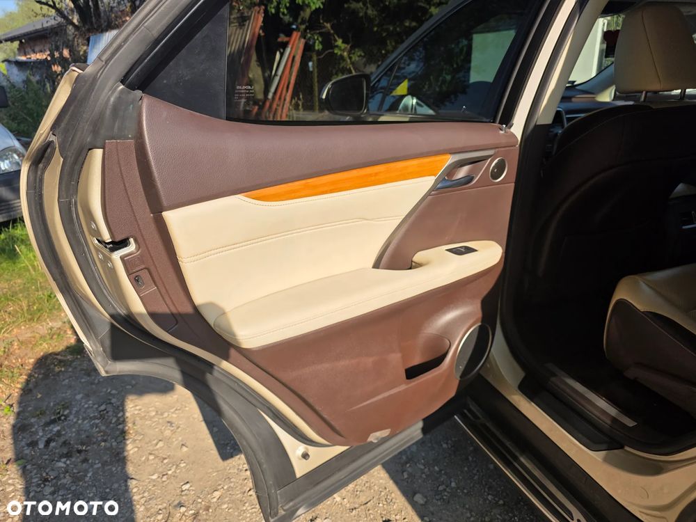 Lexus RX - 8