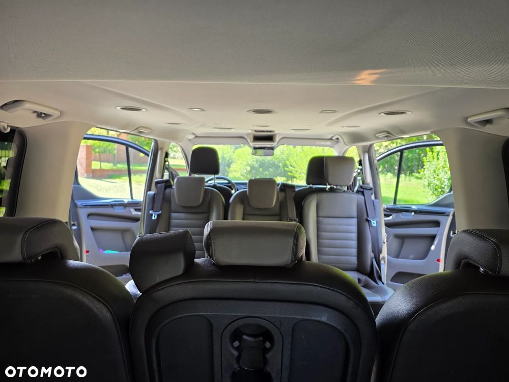 Ford Tourneo Custom - 16