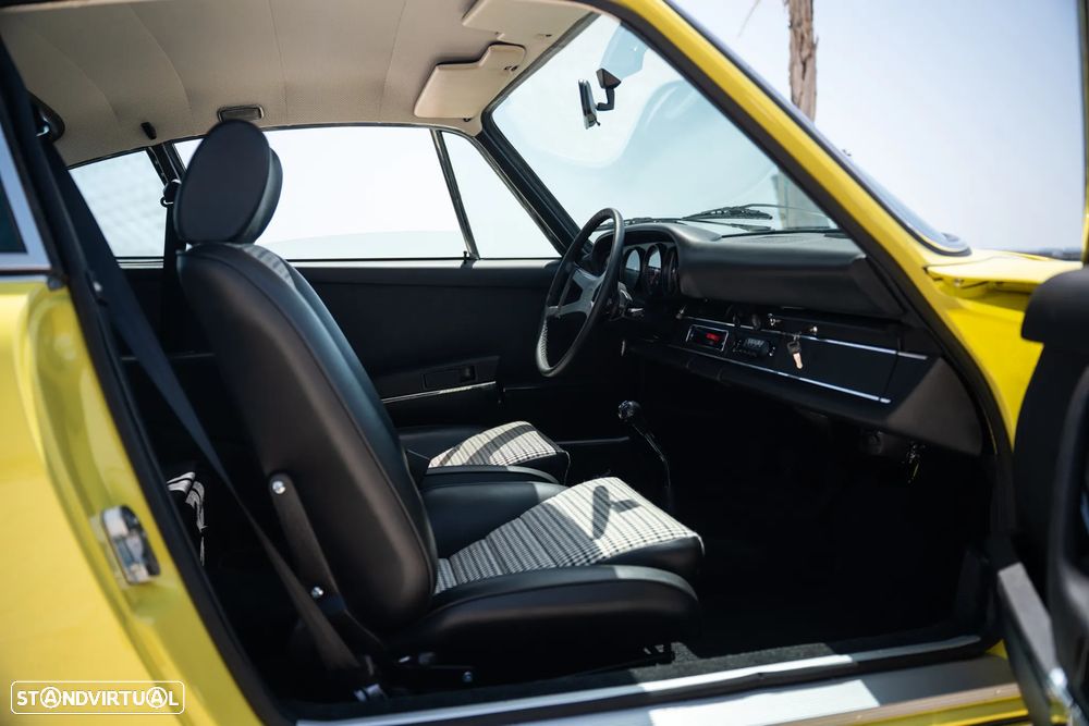 Porsche 911 Série F - 47