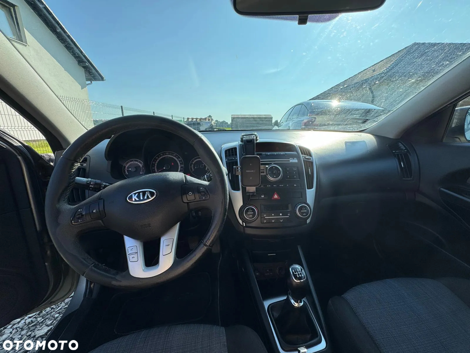 Kia Ceed - 11