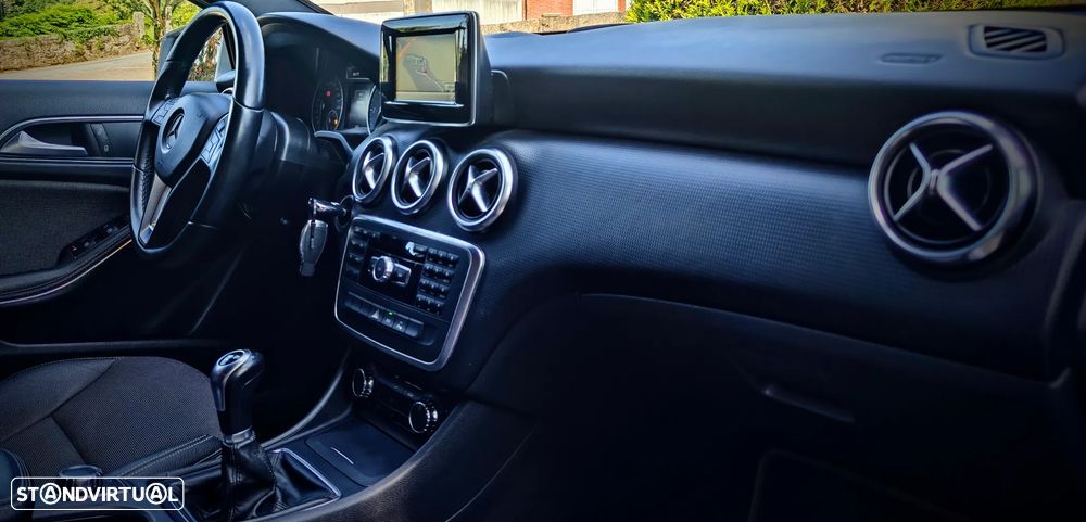 Mercedes-Benz A 180 CDI BE AMG Line - 15