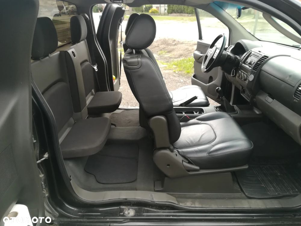 Nissan Navara 2.5 TDi Comfort / SE - 11