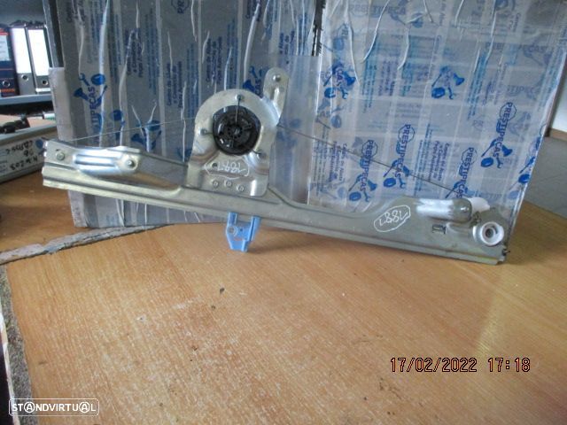 Elevador Sem Motor 118241 RENAULT MODUS 2007 5P FE RENAULT MODUS FASE 2 LONG 2009 1.5DCI 65CV 5P BEGE FE RENAULT MODUS FASE 2 2011 1.5DCI 8V 70CV 5P BRANCO FE - 4