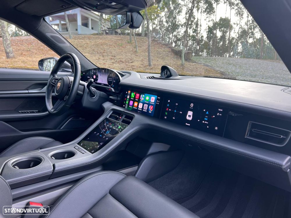 Porsche Taycan Turbo S - 26