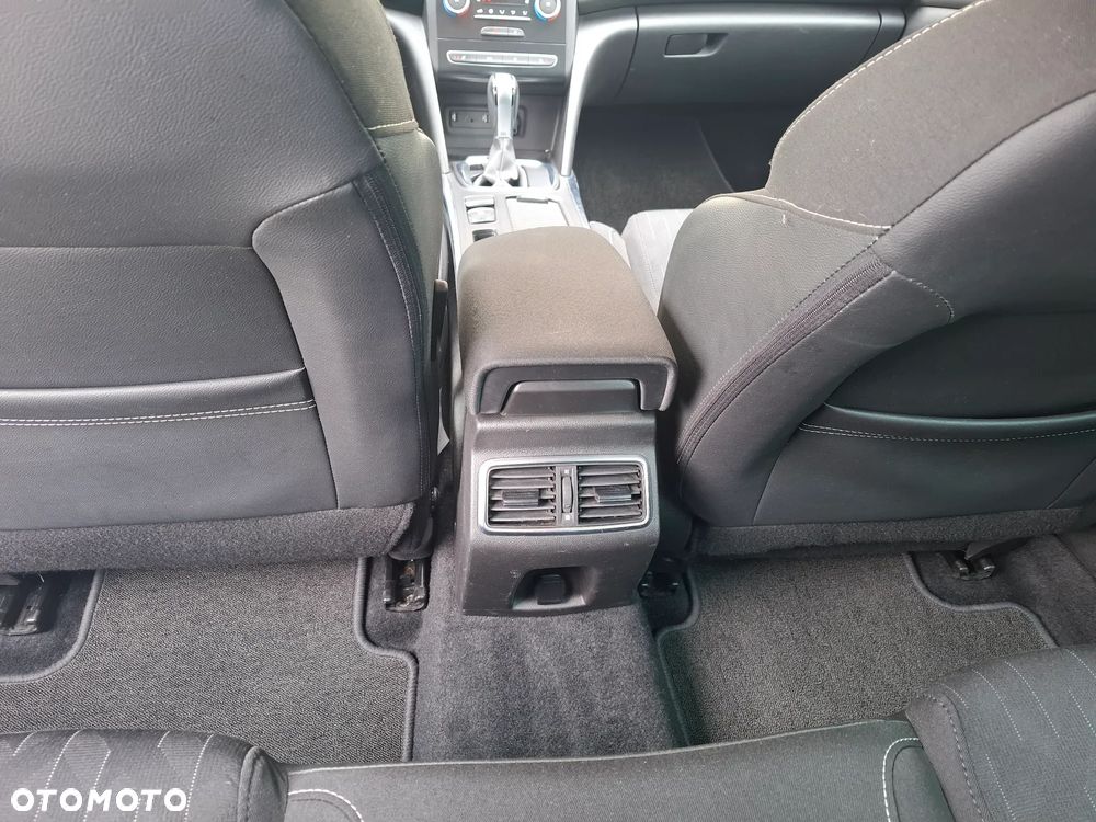 Renault Megane ENERGY TCe 140 EDC LIMITED - 33