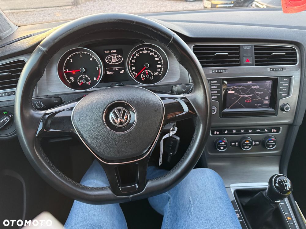 Volkswagen Golf - 28