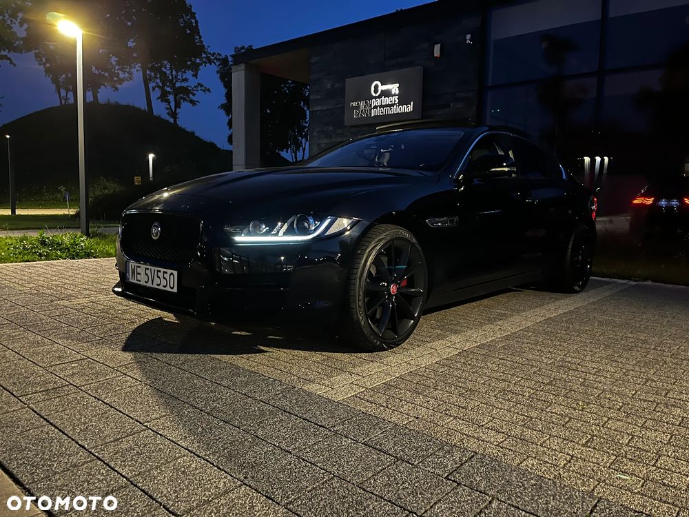 Jaguar XE 25t Prestige - 20