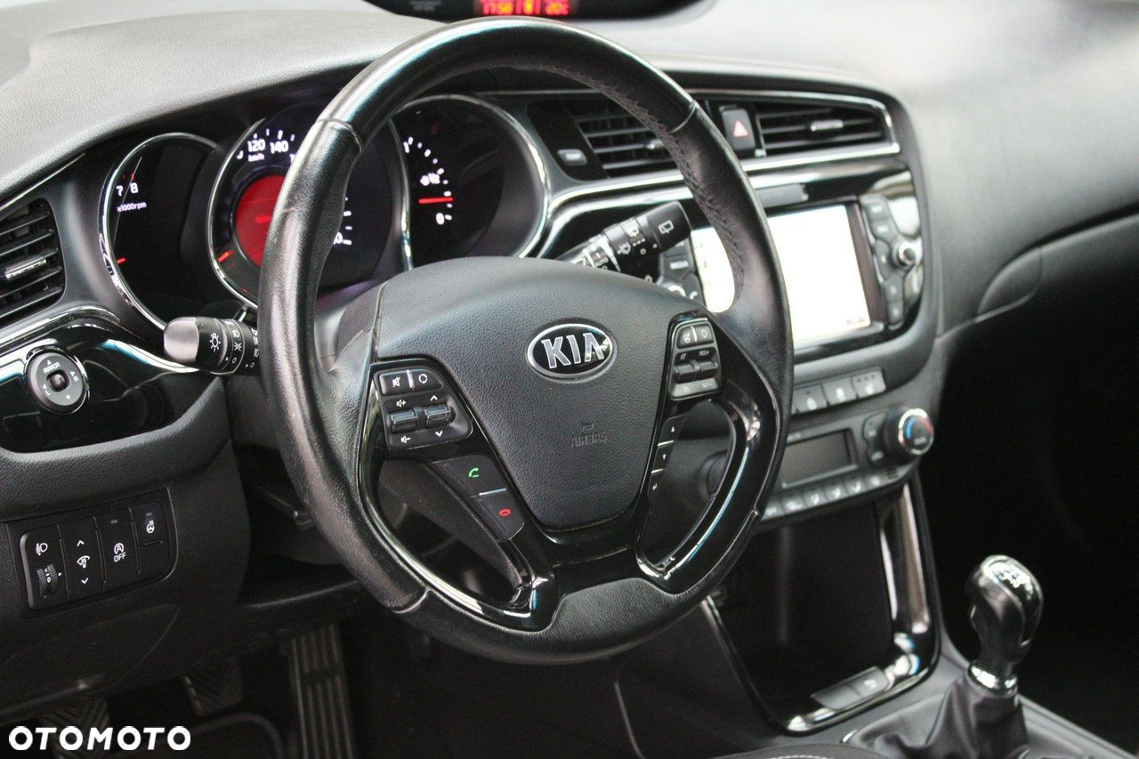 Kia Ceed - 24
