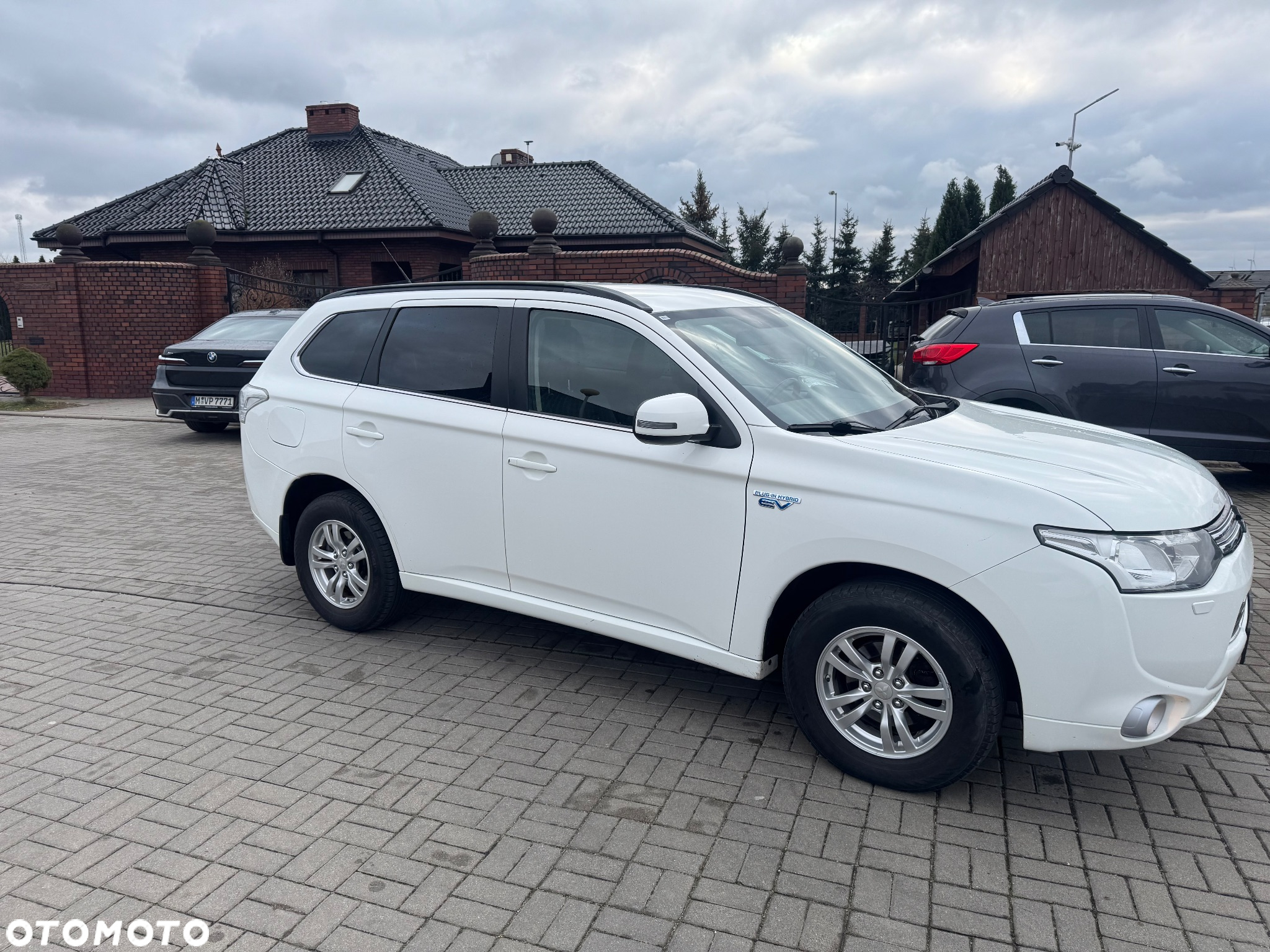 Mitsubishi Outlander 2.0 4WD Plug-In Hybrid - 6