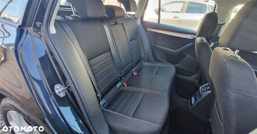 Skoda Octavia 2.0 TDI Ambition DSG - 36