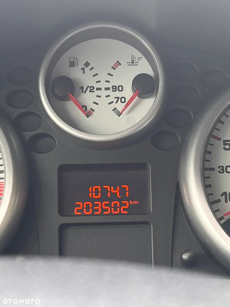 Peugeot 207 - 6