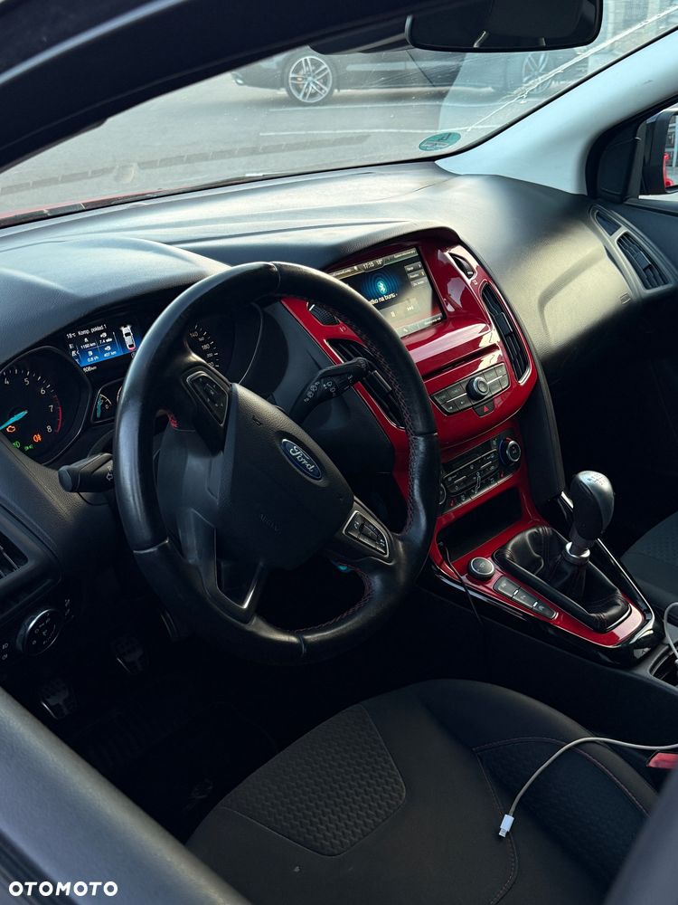 2015 Ford Focus, photograph 12