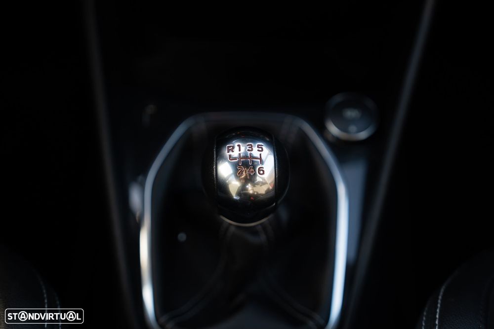 Ford Fiesta 1.5 EcoBoost S&S ST X - 35