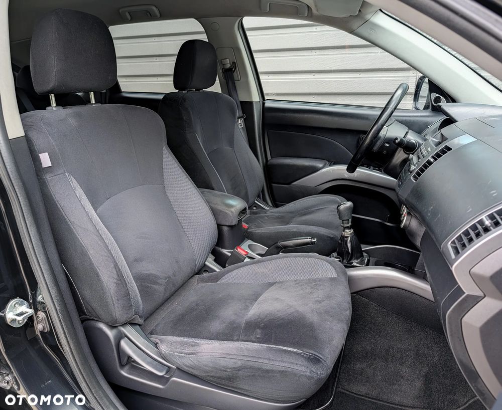 Mitsubishi Outlander 2.0 DI-D 4WD Instyle - 14
