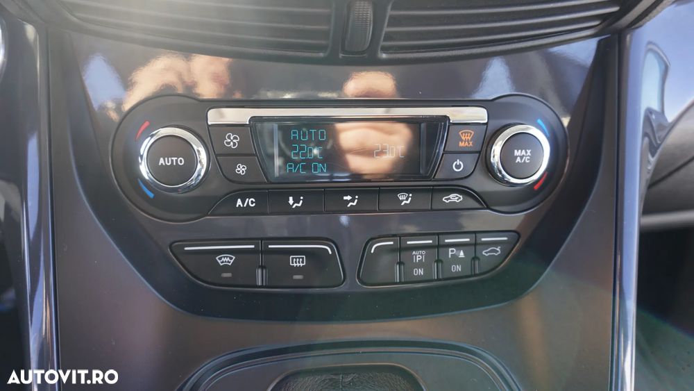 Ford Kuga 2.0 TDCi 4x4 Aut. Titanium - 25