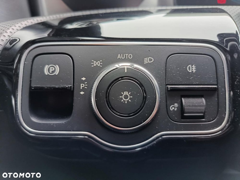 Mercedes-Benz CLA 220 4-Matic 7G-DCT - 26