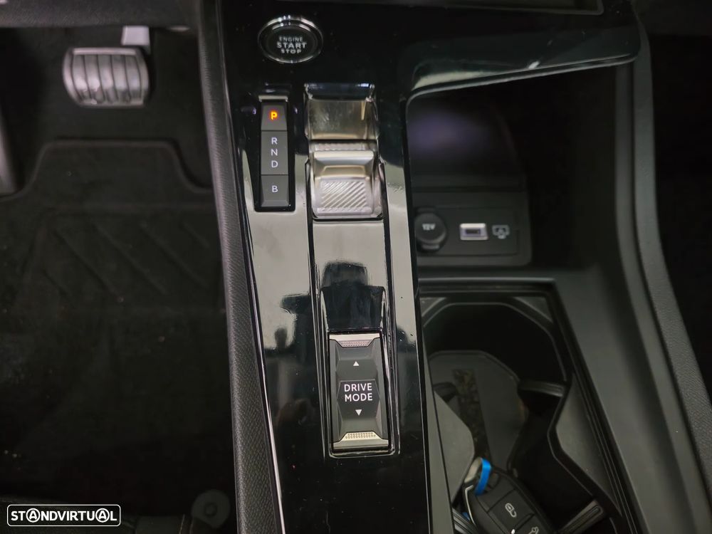 Peugeot 308 180 e-EAT8 GT - 22