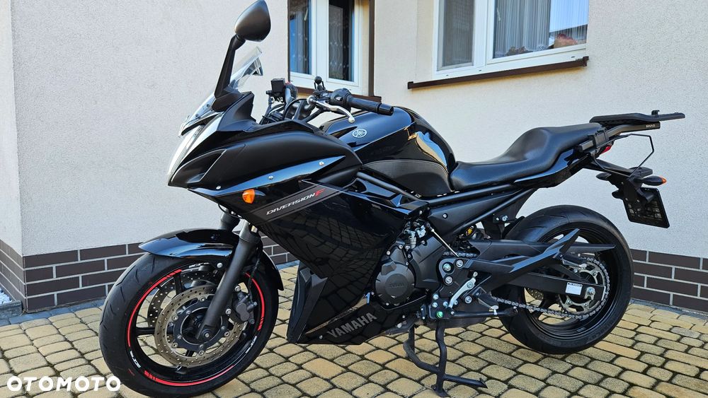 Yamaha XJ - 6