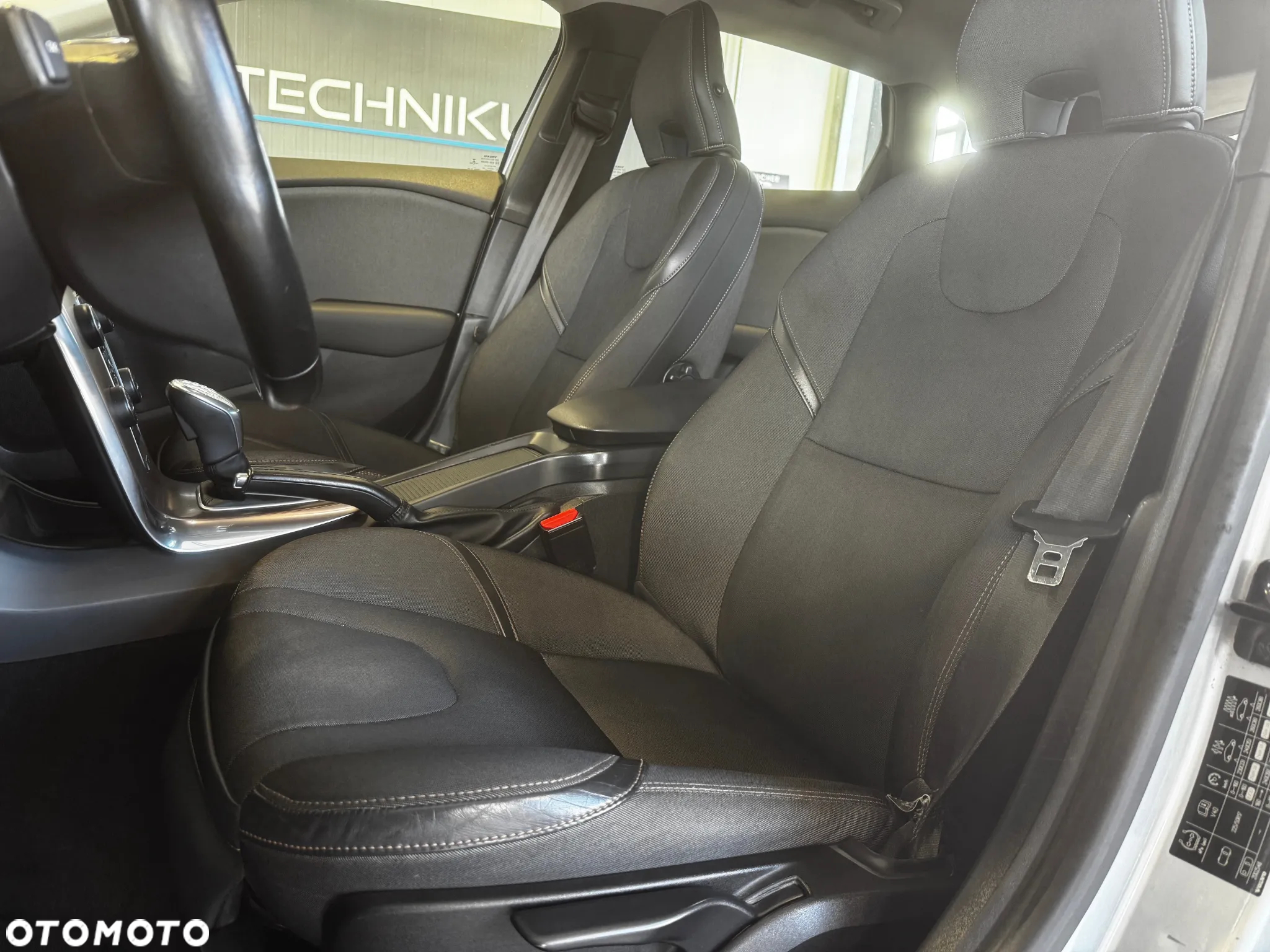 Volvo V40 Cross Country D3 Geartronic Momentum - 13