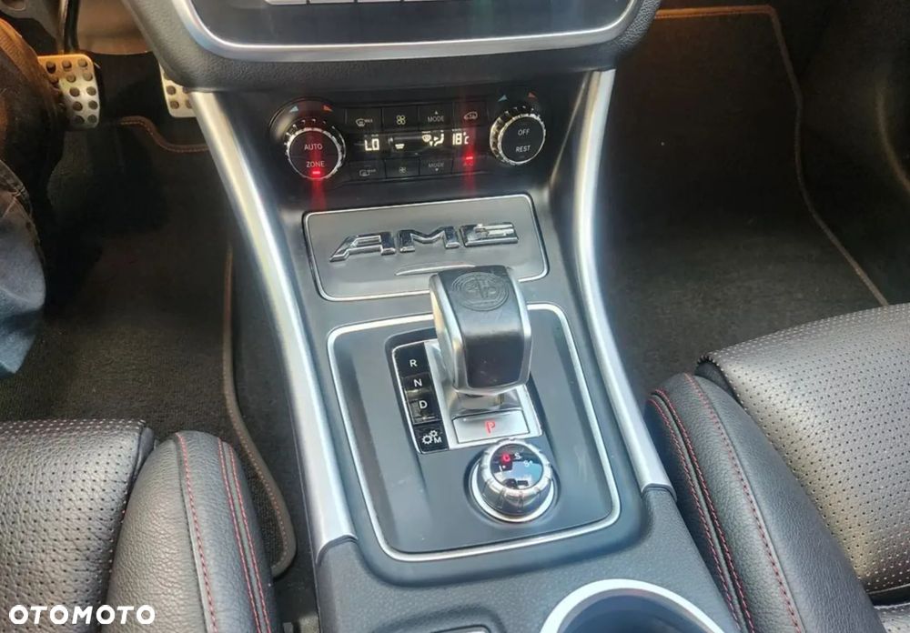Mercedes-Benz CLA AMG 45 4Matic 7G-DCT - 11