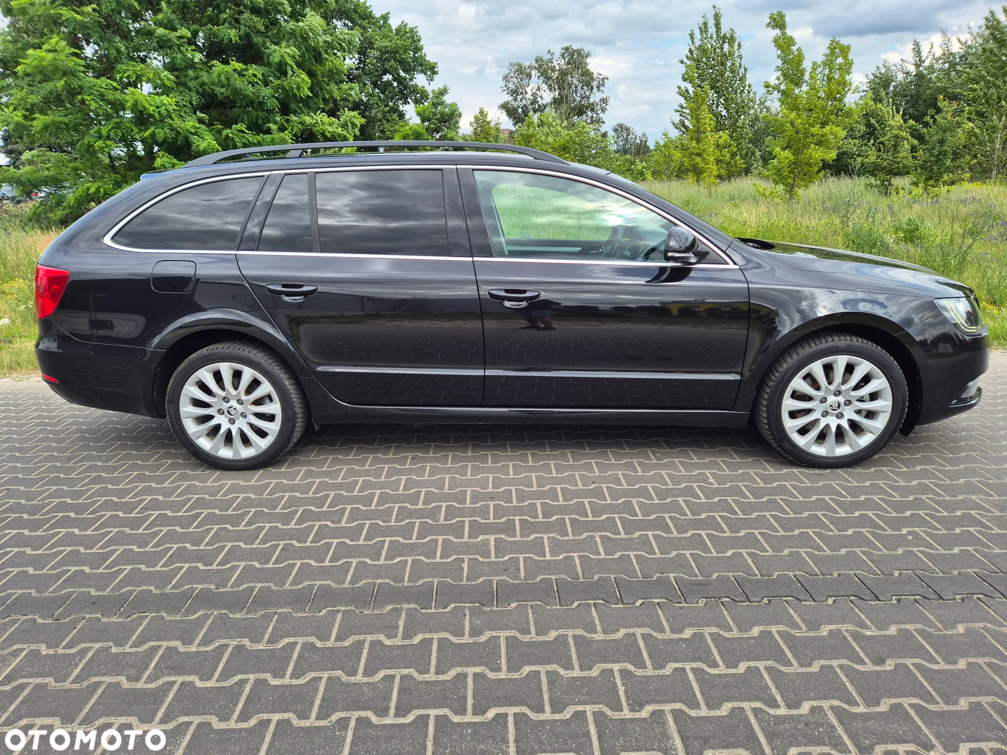 Skoda Superb 2.0 TDI DSG Exclusive - 8