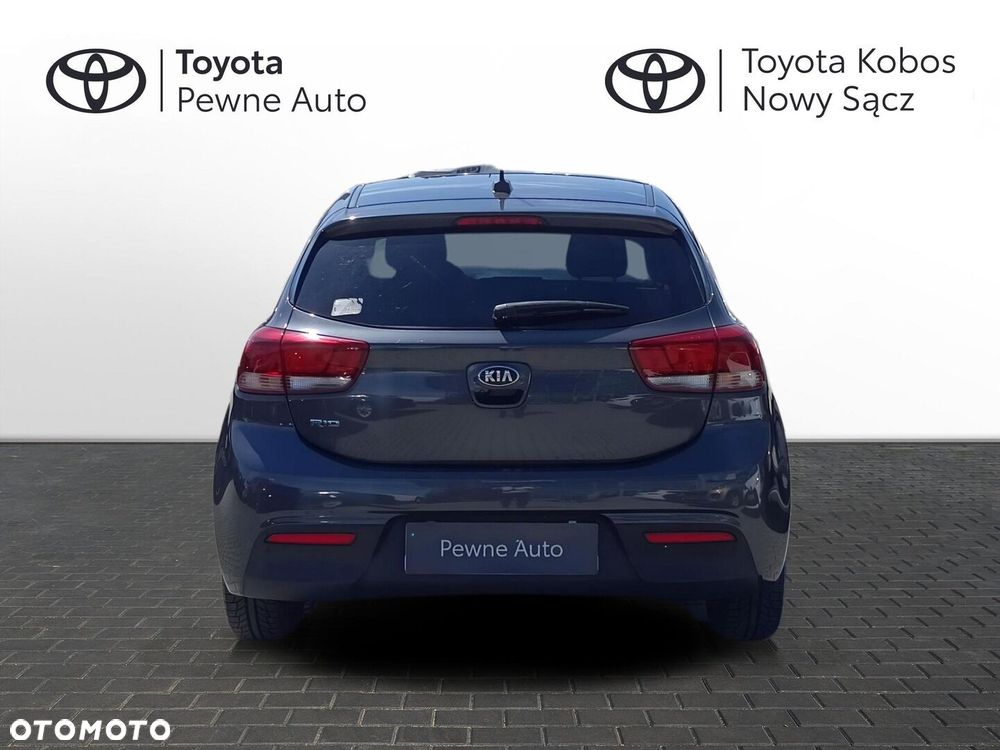 Kia Rio 1.2 L - 6