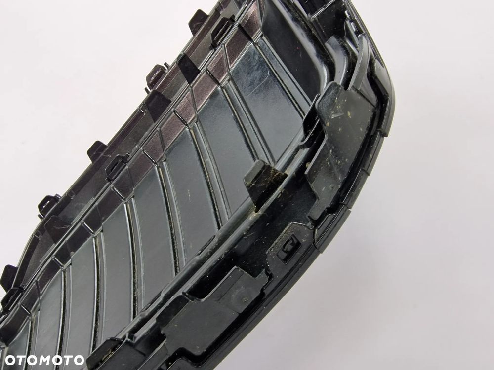 SKODA SUPERB 3V0 LIFT 19- ATRAPA / GRILL NA RADAR , NR 3V0853653J , NR AUKCJI GR84 - 21