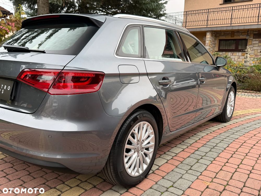 Audi A3 Sportback 1.8 TFSI Ambiente - 9