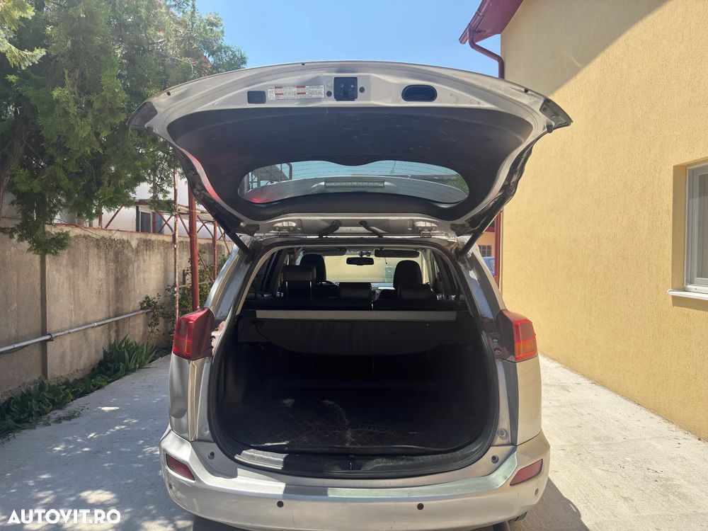 Toyota RAV4 2.2 D-4CAT 4WD Aut Luxury - 19