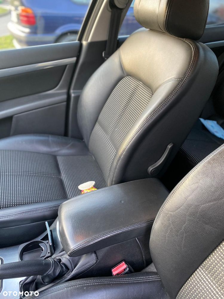 Peugeot 407 135 Premium mit Exklusiv-Paket - 22