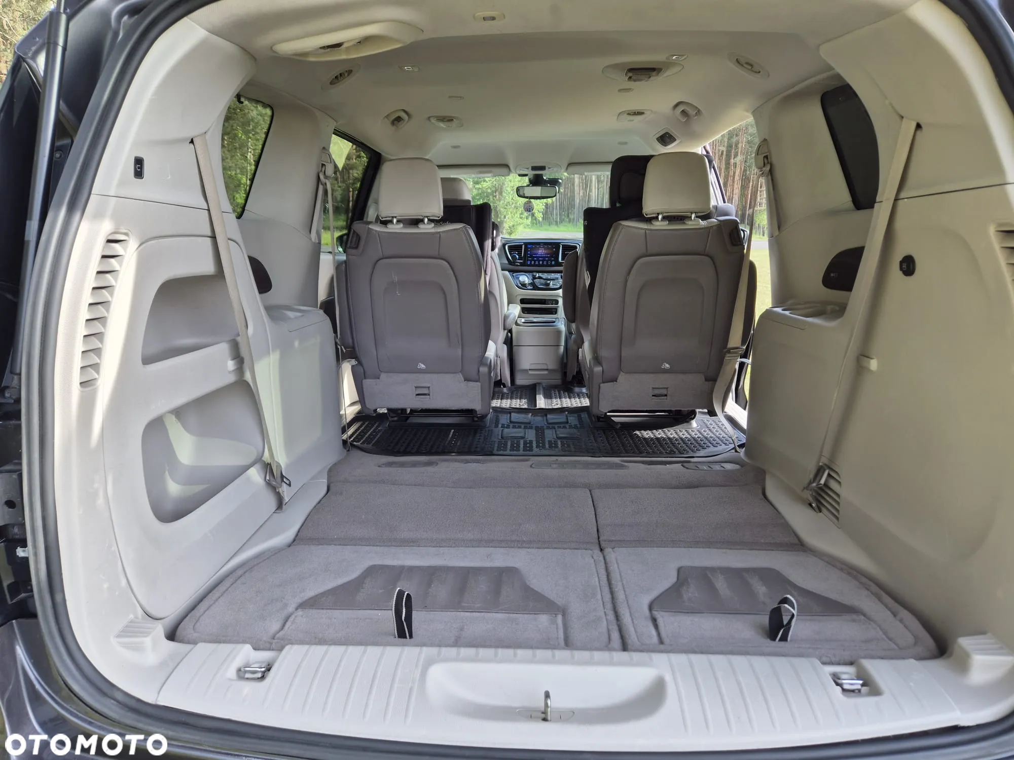 Chrysler Pacifica - 7