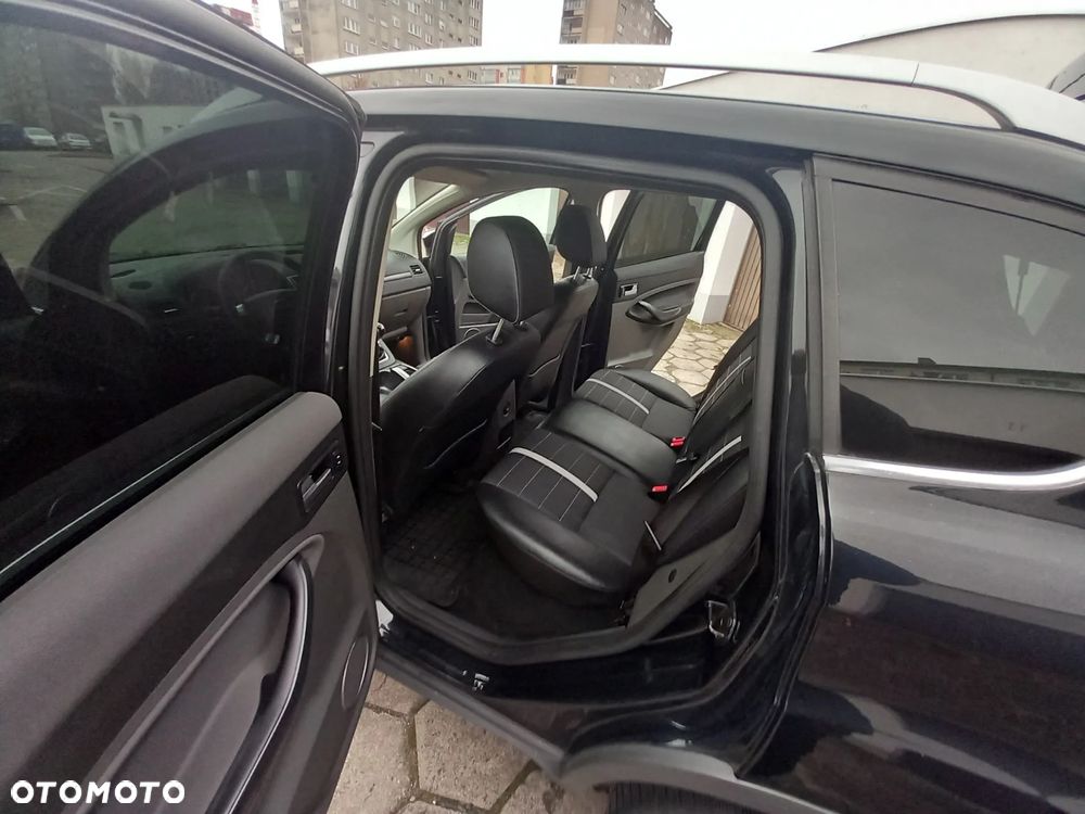 Ford Kuga 2.0 TDCi 2x4 Titanium - 33