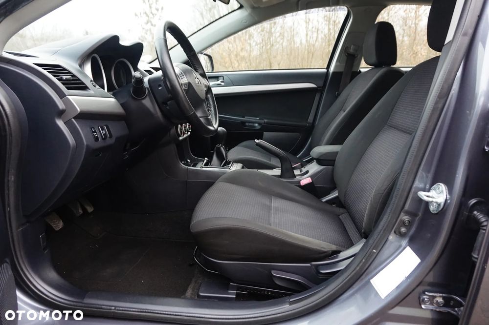 Mitsubishi Lancer - 26