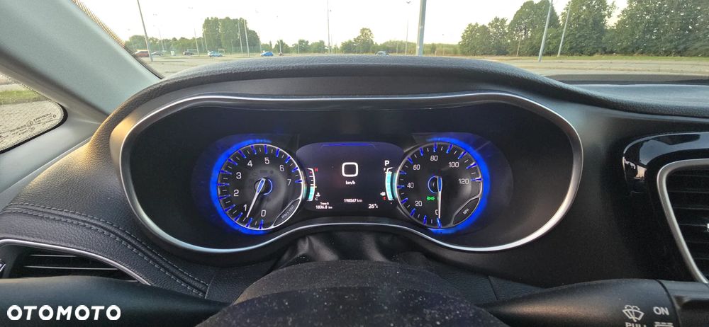 Chrysler Pacifica - 8
