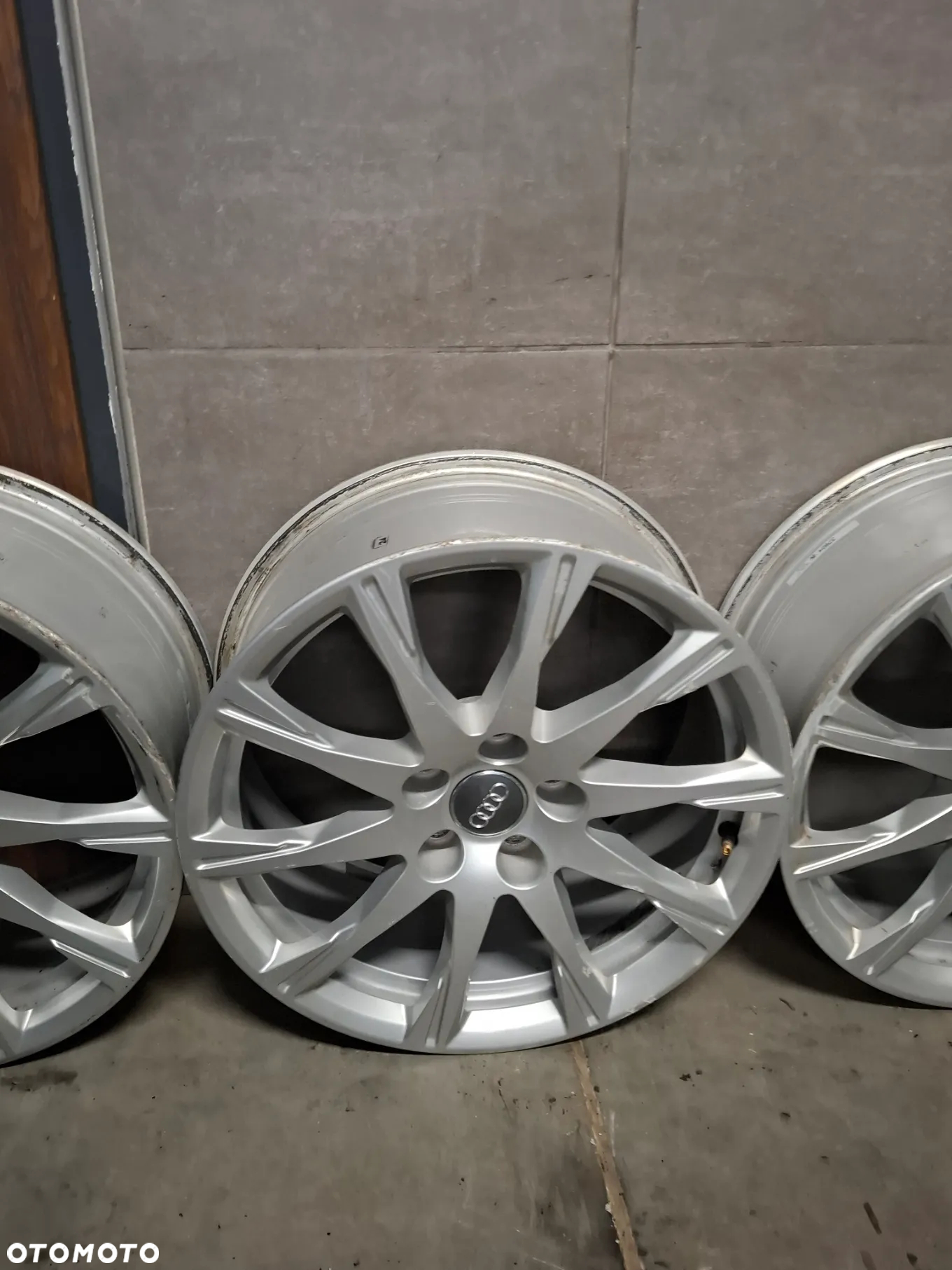 Alufelga Audi A4 B9  E7,5 Jx17H2 ET38 rok 2017 nr 8W0601025C - 4