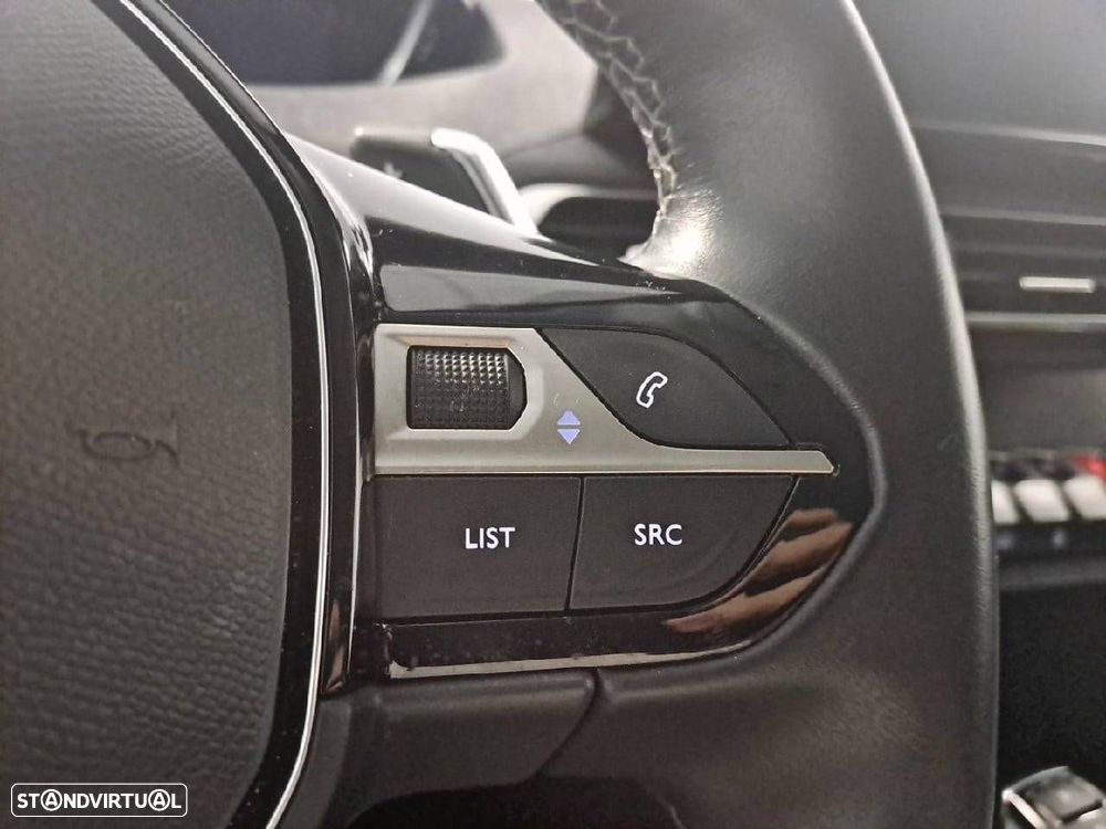 Peugeot 3008 1.5 BlueHDi Allure Pack EAT8 - 17