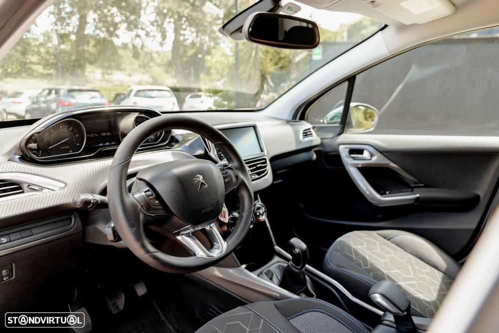 Peugeot 2008 1.6 BlueHDi Style - 9