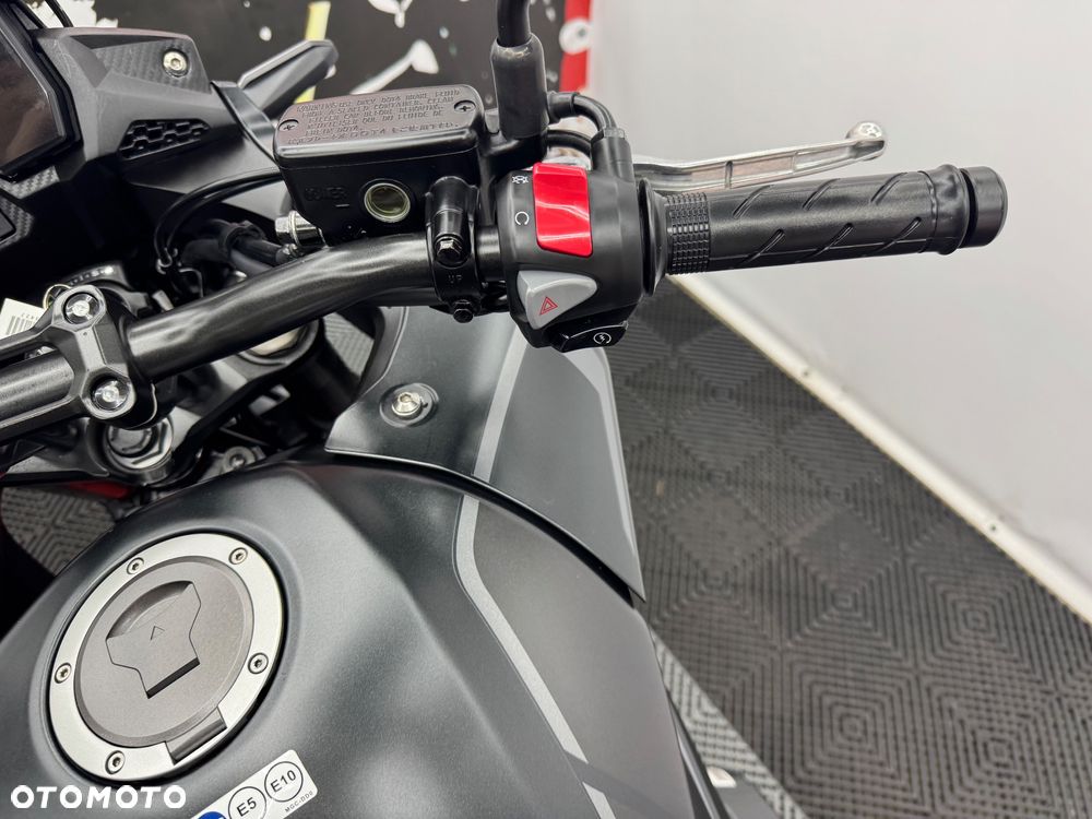 Honda CB - 27