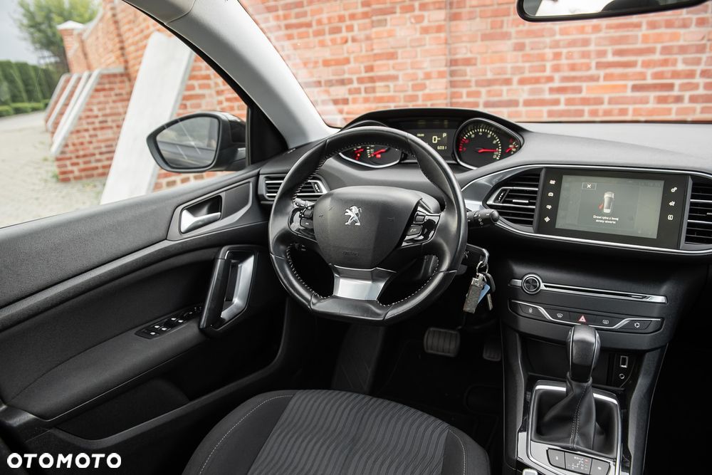 Peugeot 308 1.2 PureTech Allure S&S - 24