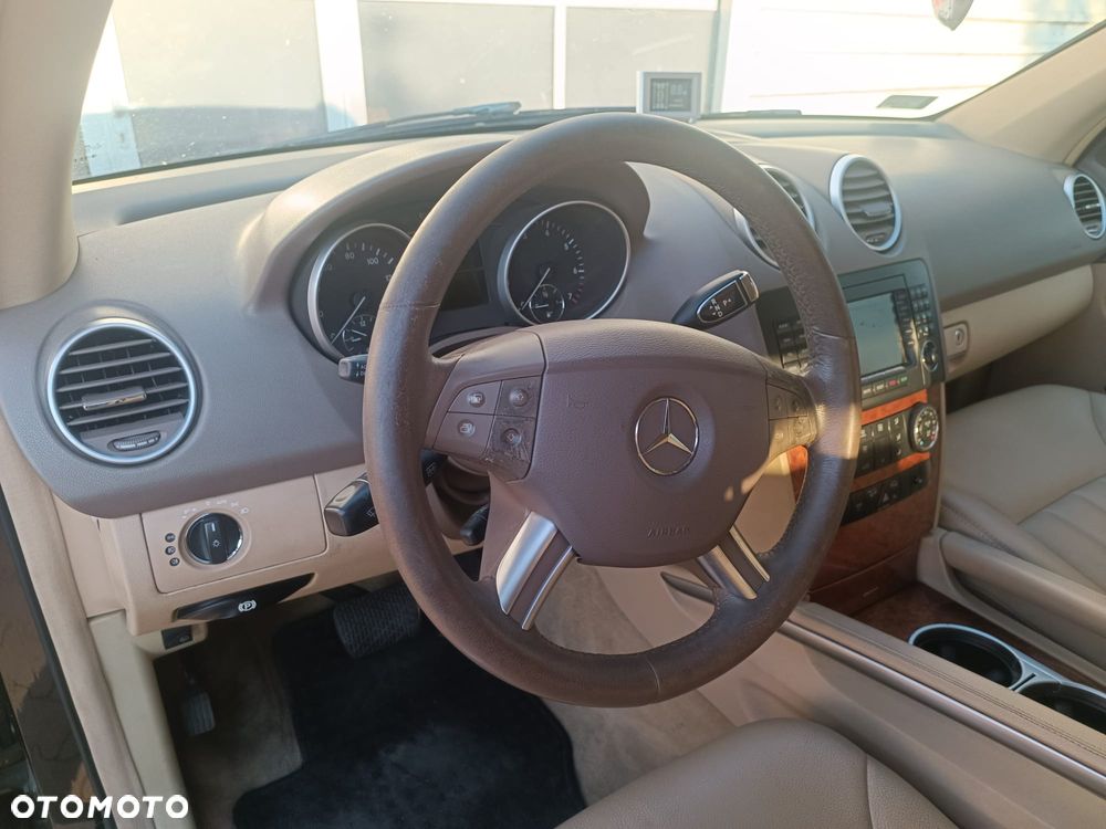 Mercedes-Benz ML 350 4-Matic - 7