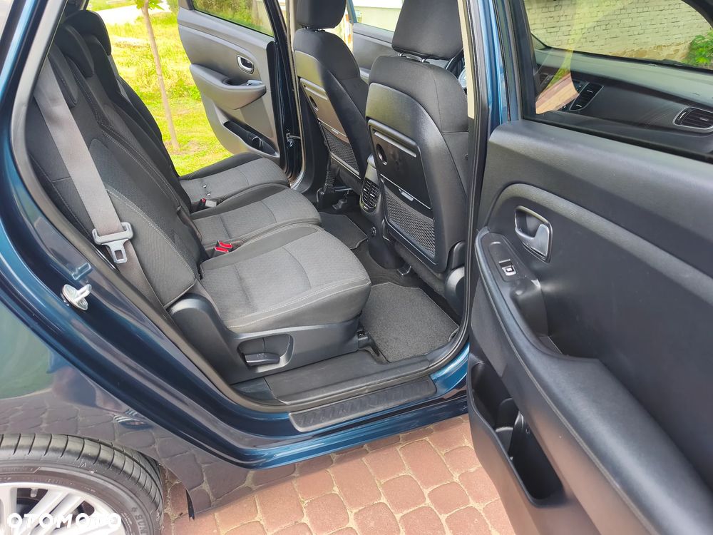 Kia Carens 1.6 GDI Business Line EU6 - 10