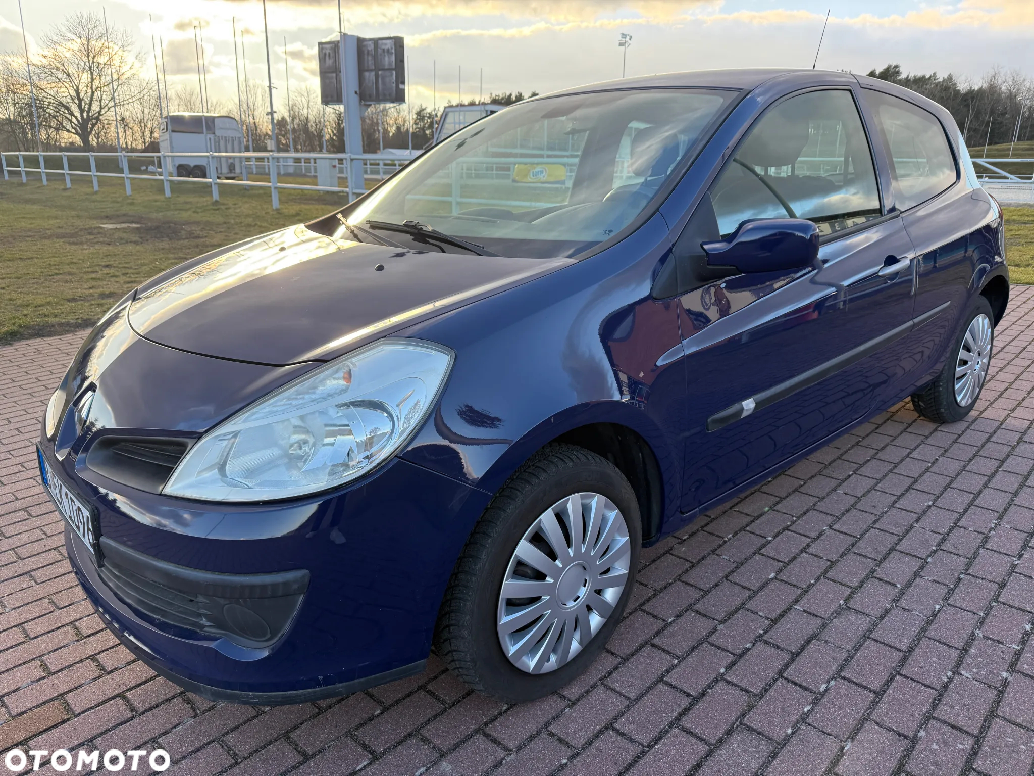 Renault Clio 1.2 16V Campus - 7