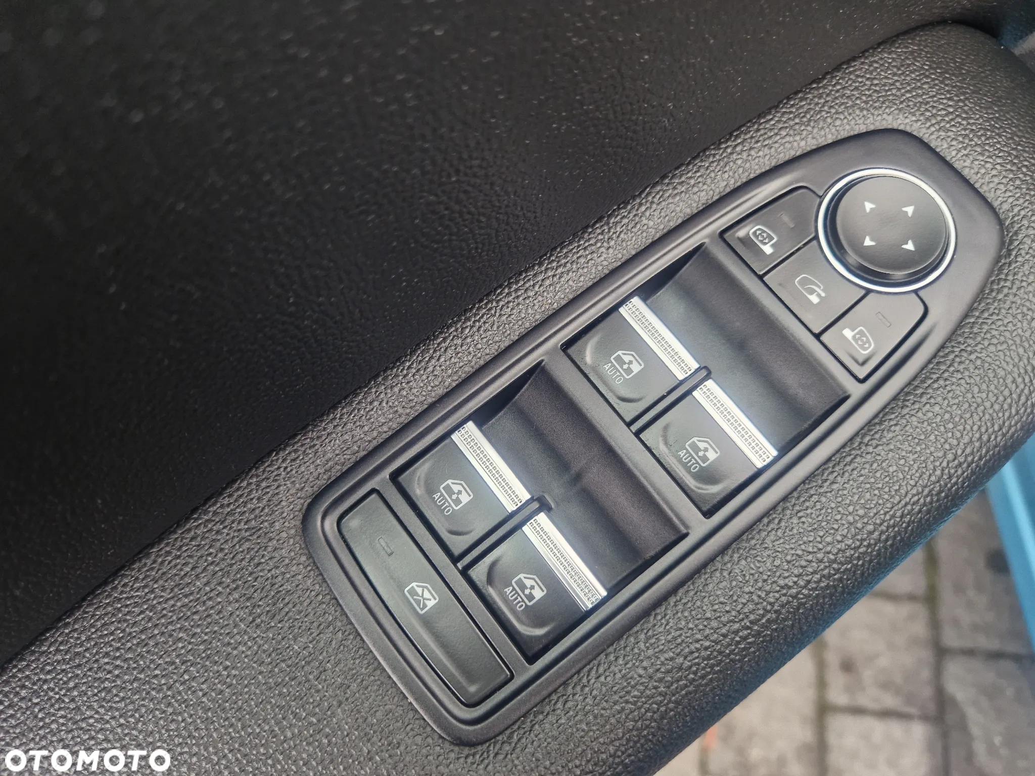 Renault Captur 1.3 TCe Intens EDC - 26